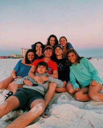 Todo El Grupo Esta Feliz